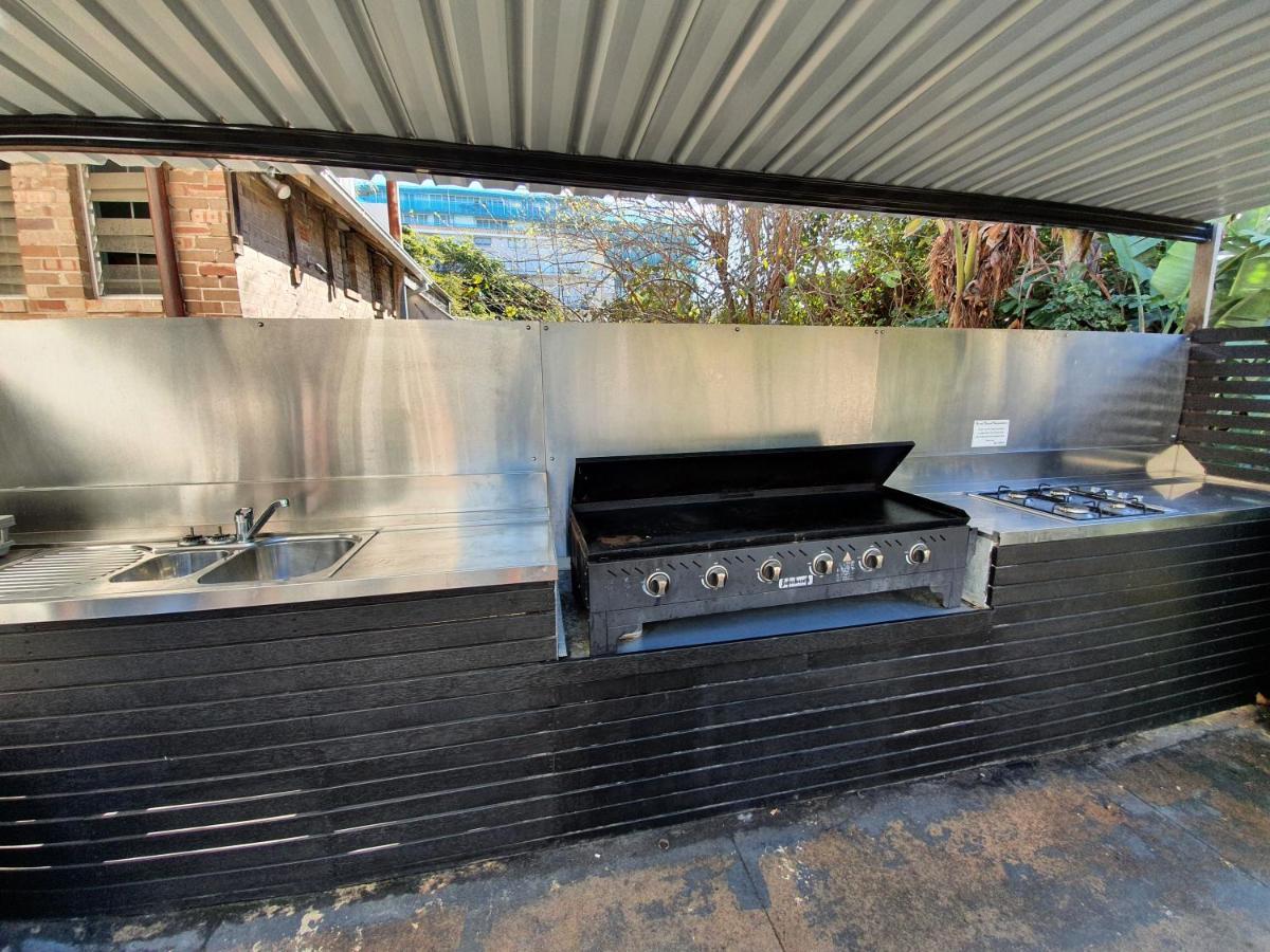 Bondi Beach Backpackers Sydney Exterior photo